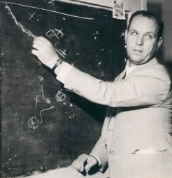 Drake football coach Ossie Solem